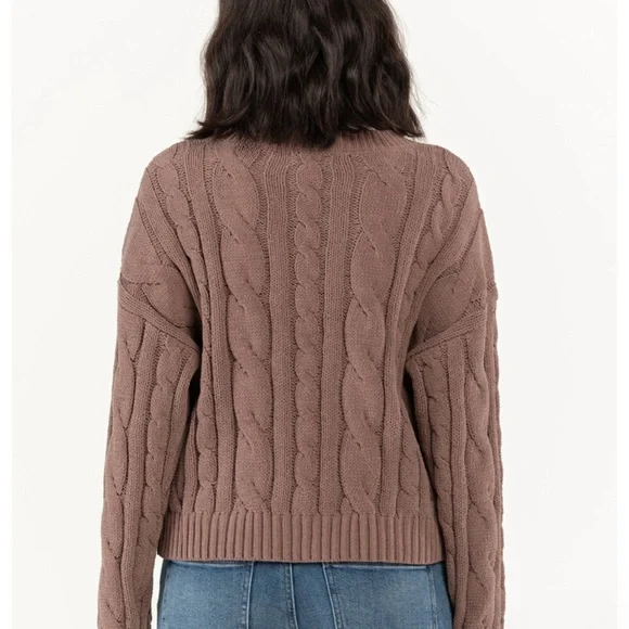 Tilly’s RSQ Womens Chenille Cable V Neck Sweater in Size XS - Picture 2 of 5